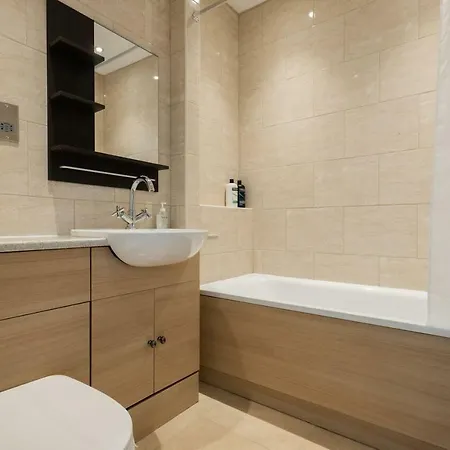 The College Green Chalet - Stylish 3bdr *