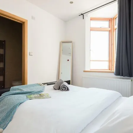 公寓 The College Green Chalet - Stylish 3bdr 布里斯托