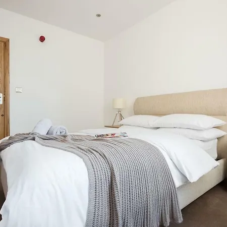 The College Green Chalet - Stylish 3bdr * 布里斯托