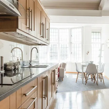 公寓 The College Green Chalet - Stylish 3bdr 布里斯托